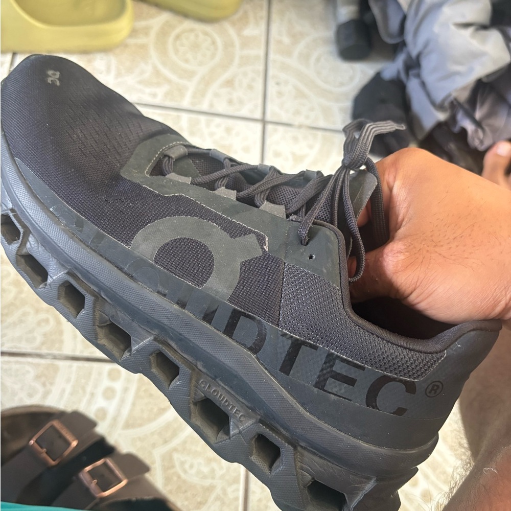 Size 10.5 8/10